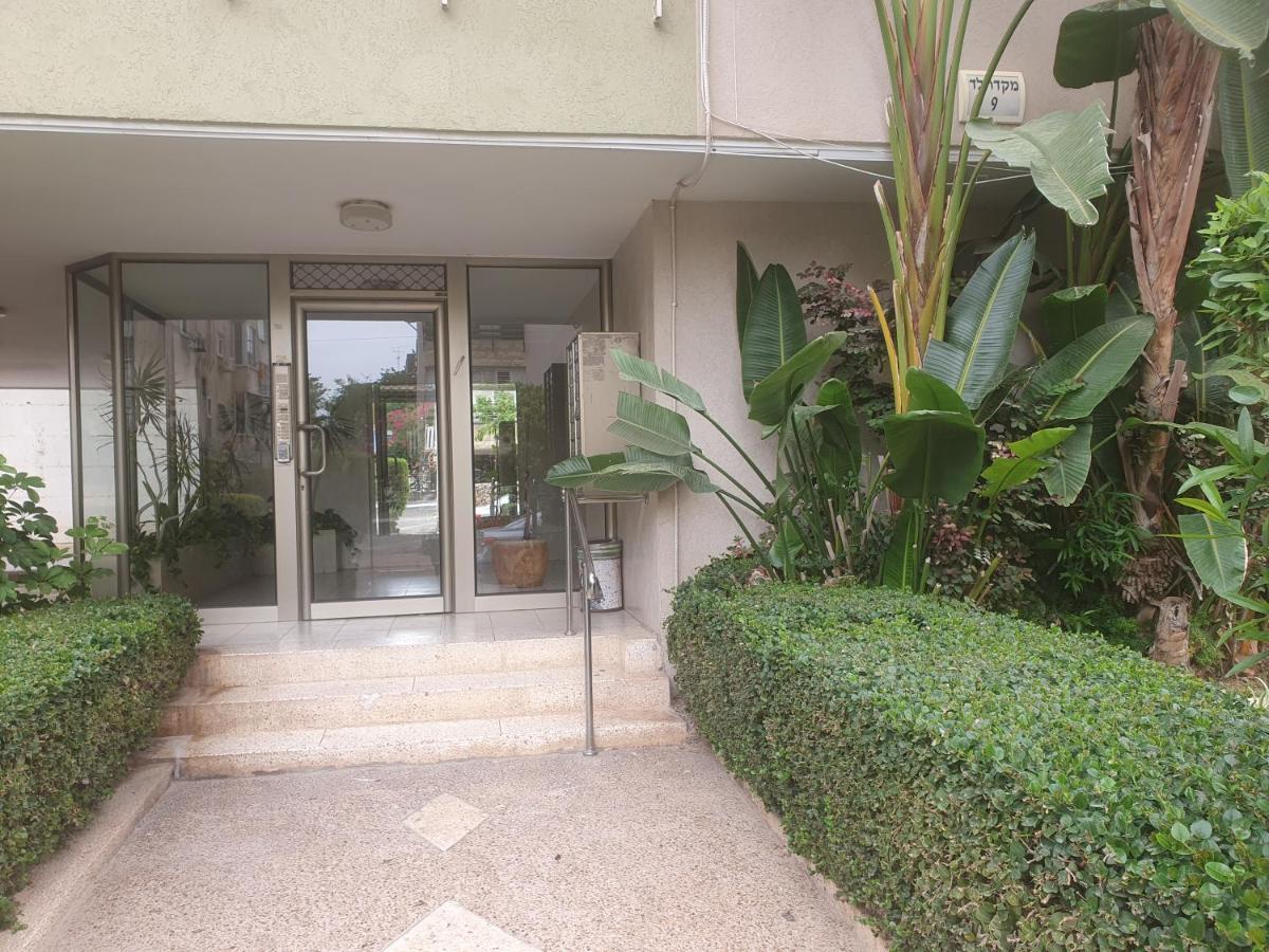 Belle Chambre Confortable Bed and Breakfast Netanya Esterno foto